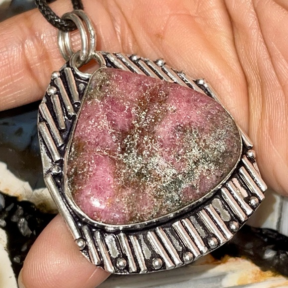Beautiful Rhodonite Pendant 2” - Picture 6 of 16